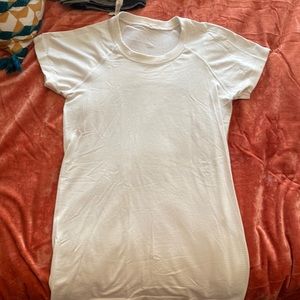 Lululemon White Swiftly Tech SS 2.0! SIZE 4!
